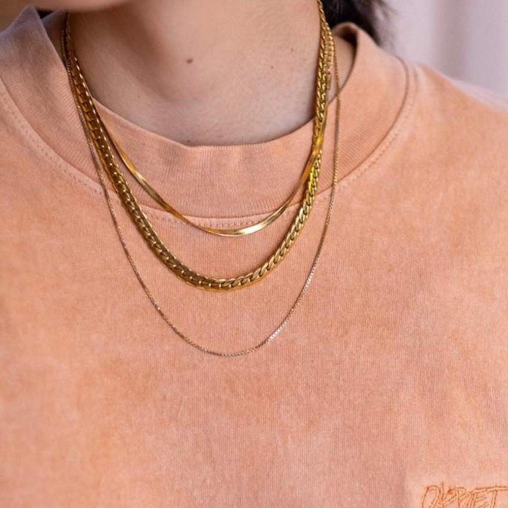 CLOSING SALE! 18K Gold Plated Thick (6mm) Weaved Snake Chain - Picture 2 of 12